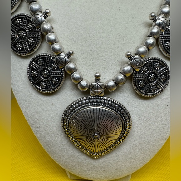 Lucky Brand Slider Disc Charms Silver Tone Choker 18" Necklace - Picture 3 of 9